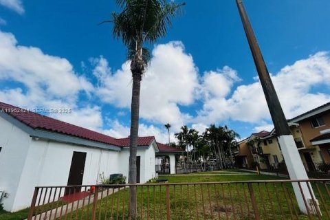 Купить таунхаус в Майами, Флорида 2 спальни, 84.91м2, № 2007822 - фото 29