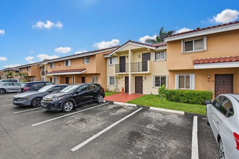 Купить таунхаус в Майами, Флорида 2 спальни, 84.91м2, № 2007822 - фото 3