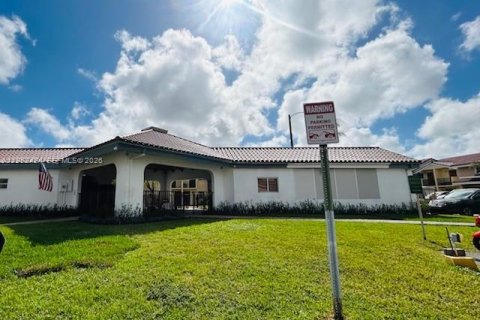 Купить таунхаус в Майами, Флорида 2 спальни, 84.91м2, № 2007822 - фото 28