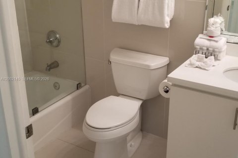 Condo in Miami, Florida, 1 bedroom  № 2067564 - photo 9