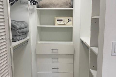 Condo in Miami, Florida, 1 bedroom  № 2067564 - photo 5