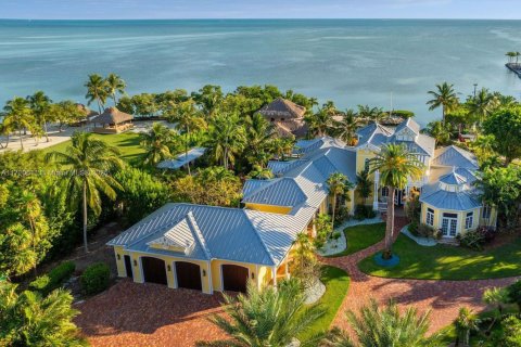 Casa en Marathon, Florida 5 dormitorios, 796.45 m2 № 1961704