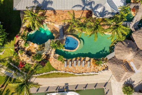 Casa en venta en Marathon, Florida, 5 dormitorios, 796.45 m2 № 1961704 - foto 10