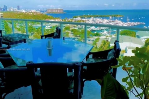 Condominio en alquiler en Miami, Florida, 3 dormitorios, 208.1 m2 № 1780059 - foto 4