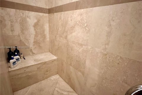 Condominio en alquiler en Miami, Florida, 3 dormitorios, 208.1 m2 № 1780059 - foto 21