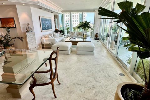 Condominio en alquiler en Miami, Florida, 3 dormitorios, 208.1 m2 № 1780059 - foto 22