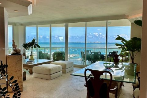 Condominio en alquiler en Miami, Florida, 3 dormitorios, 208.1 m2 № 1780059 - foto 9