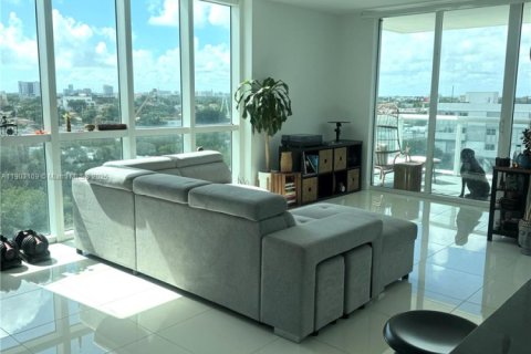 Condo in Miami, Florida, 2 bedrooms  № 1957322 - photo 2