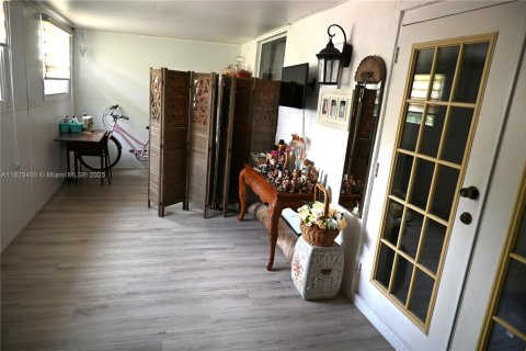 Купить виллу или дом в Майами, Флорида 5 спален, 152.92м2, № 1794152 - фото 12