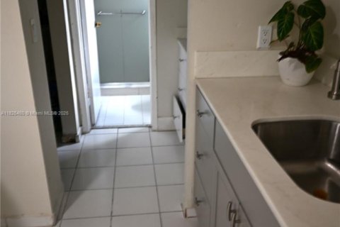 Купить виллу или дом в Майами, Флорида 5 спален, 152.92м2, № 1794152 - фото 10