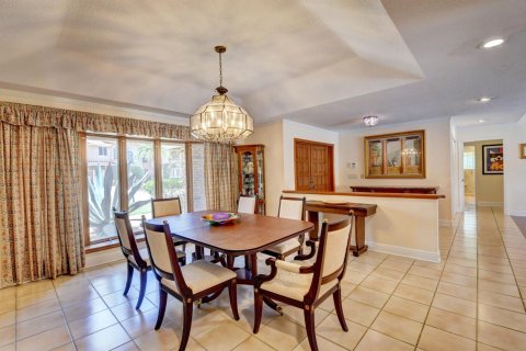 House in Boca Raton, Florida 4 bedrooms, 367.15 sq.m. № 2146585 - photo 8