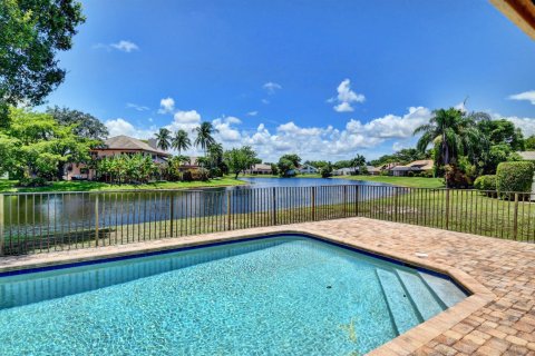 House in Boca Raton, Florida 4 bedrooms, 367.15 sq.m. № 2146585 - photo 3