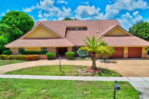 House in Boca Raton, Florida 4 bedrooms, 367.15 sq.m. № 2146585