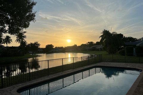 House in Boca Raton, Florida 4 bedrooms, 367.15 sq.m. № 2146585 - photo 4