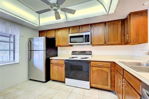 Condo in Venice, Florida, 2 bedrooms  № 2379685 - photo 7