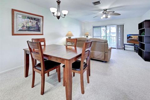Condo in Venice, Florida, 2 bedrooms  № 2379685 - photo 14