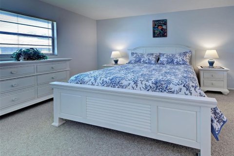 Condo in Venice, Florida, 2 bedrooms  № 2379685 - photo 26