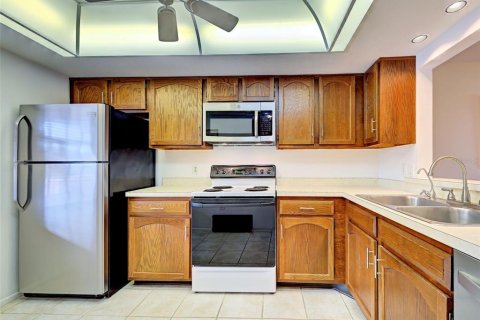 Condo in Venice, Florida, 2 bedrooms  № 2379685 - photo 8