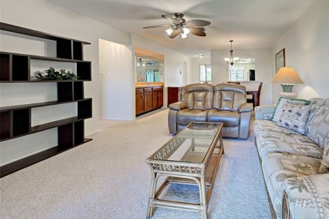 Condo in Venice, Florida, 2 bedrooms  № 2379685 - photo 23