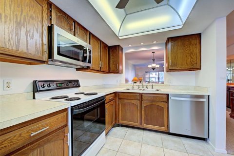 Condo in Venice, Florida, 2 bedrooms  № 2379685 - photo 10