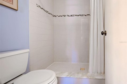 Condo in Venice, Florida, 2 bedrooms  № 2379685 - photo 30