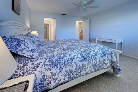 Condo in Venice, Florida, 2 bedrooms  № 2379685 - photo 28