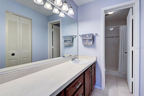 Condo in Venice, Florida, 2 bedrooms  № 2379685 - photo 29