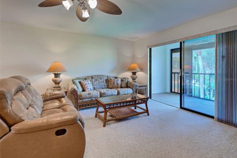 Condo in Venice, Florida, 2 bedrooms  № 2379685 - photo 21