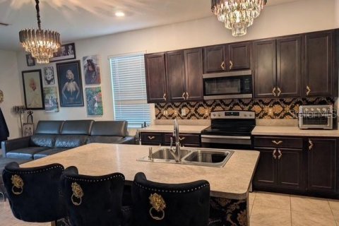 Touwnhouse à vendre à Davenport, Floride: 3 chambres, 163.04 m2 № 2352280 - photo 4