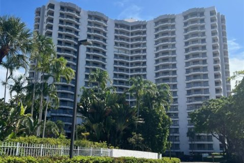 Купить кондоминиум в Авентура, Флорида 3 спальни, 118.08м2, № 1800890 - фото 1
