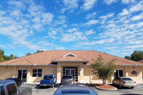 Propiedad comercial en alquiler en New Port Richey, Florida, 418.06 m2 № 1615829 - foto 2