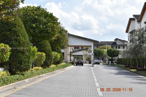 Condominio en venta en Doral, Florida, 2 dormitorios, 105.44 m2 № 2044447 - foto 2