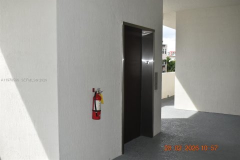 Condominio en venta en Doral, Florida, 2 dormitorios, 105.44 m2 № 2044447 - foto 5