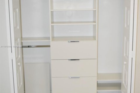 Condominio en venta en Doral, Florida, 2 dormitorios, 105.44 m2 № 2044447 - foto 19