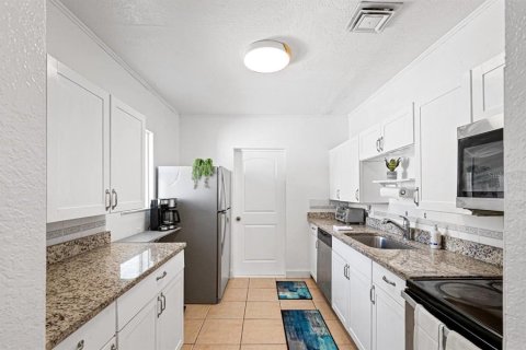House in Winter Haven, Florida 2 bedrooms, 110.37 sq.m. № 1813635 - photo 10