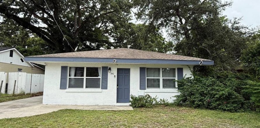House in Winter Haven, Florida 2 bedrooms, 110.37 sq.m. № 1813635