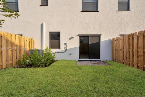 Touwnhouse à louer à Homestead, Floride: 3 chambres, 169.73 m2 № 2003100 - photo 29