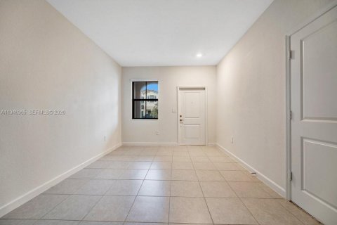 Touwnhouse à louer à Homestead, Floride: 3 chambres, 169.73 m2 № 2003100 - photo 4
