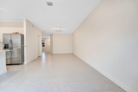 Touwnhouse à louer à Homestead, Floride: 3 chambres, 169.73 m2 № 2003100 - photo 8