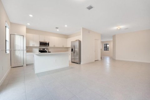 Touwnhouse à louer à Homestead, Floride: 3 chambres, 169.73 m2 № 2003100 - photo 9