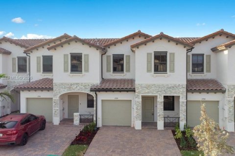 Touwnhouse à louer à Homestead, Floride: 3 chambres, 169.73 m2 № 2003100 - photo 2