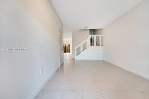 Touwnhouse à louer à Homestead, Floride: 3 chambres, 169.73 m2 № 2003100 - photo 5