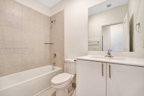 Touwnhouse à louer à Homestead, Floride: 3 chambres, 169.73 m2 № 2003100 - photo 24