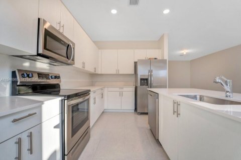 Touwnhouse à louer à Homestead, Floride: 3 chambres, 169.73 m2 № 2003100 - photo 13