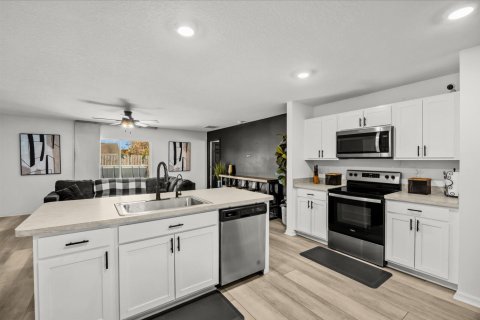 Casa en venta en Port St. Lucie, Florida, 4 dormitorios, 167.78 m2 № 2078272 - foto 17
