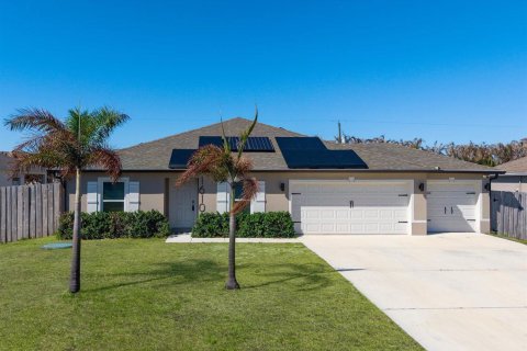 Casa en venta en Port St. Lucie, Florida, 4 dormitorios, 167.78 m2 № 2078272 - foto 2