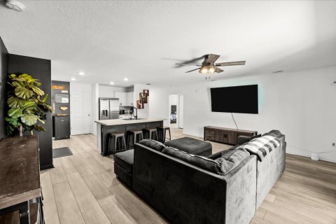 Casa en venta en Port St. Lucie, Florida, 4 dormitorios, 167.78 m2 № 2078272 - foto 11