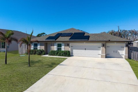 Casa en venta en Port St. Lucie, Florida, 4 dormitorios, 167.78 m2 № 2078272 - foto 3