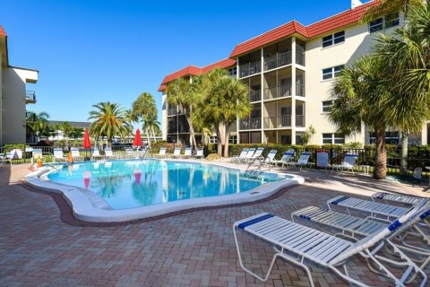 Condominio en venta en Sarasota, Florida, 2 dormitorios, 69.96 m2 № 1919247 - foto 2