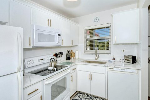 Condominio en venta en Sarasota, Florida, 2 dormitorios, 69.96 m2 № 1919247 - foto 12